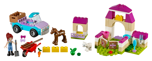 10746 Mia's Farm Suitcase Sets