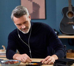 LEGO 31198 instructions page 12 – build guide